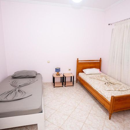 Connie'S Apartments Sarande Exterior photo