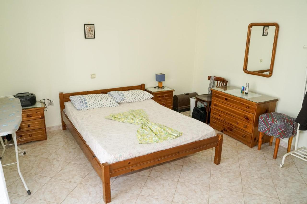 Connie'S Apartments Sarande Exterior photo