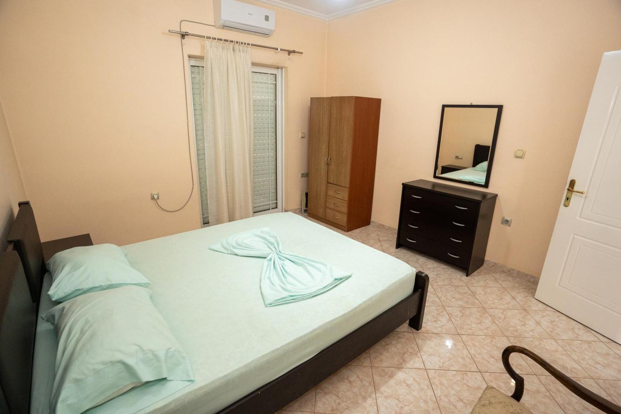 Connie'S Apartments Sarande Exterior photo